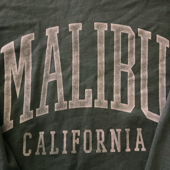 Hollister Sweatshirt - Picture 2 of 4